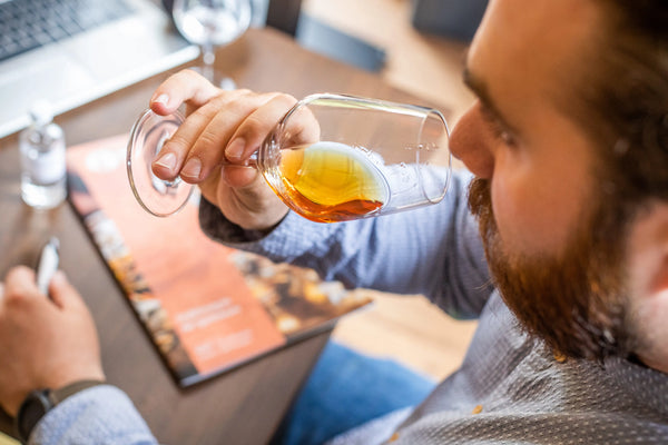 DESTILLERIE FÜHRUNGEN & WHISKEY TASTINGS IN BERLIN